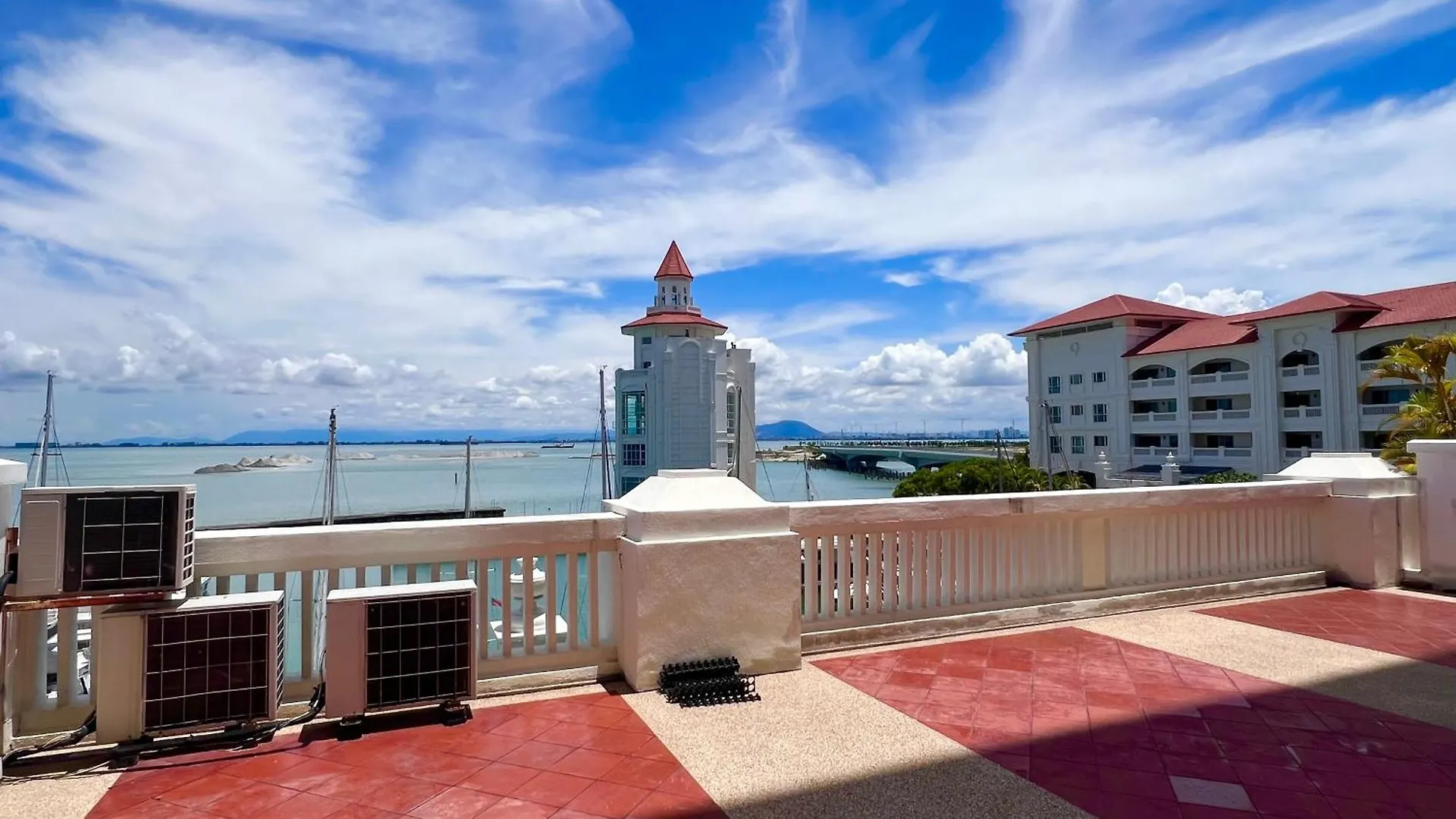 Luxury Seaview Family Suite At Straits Quay Tanjung Tokong Malaysia